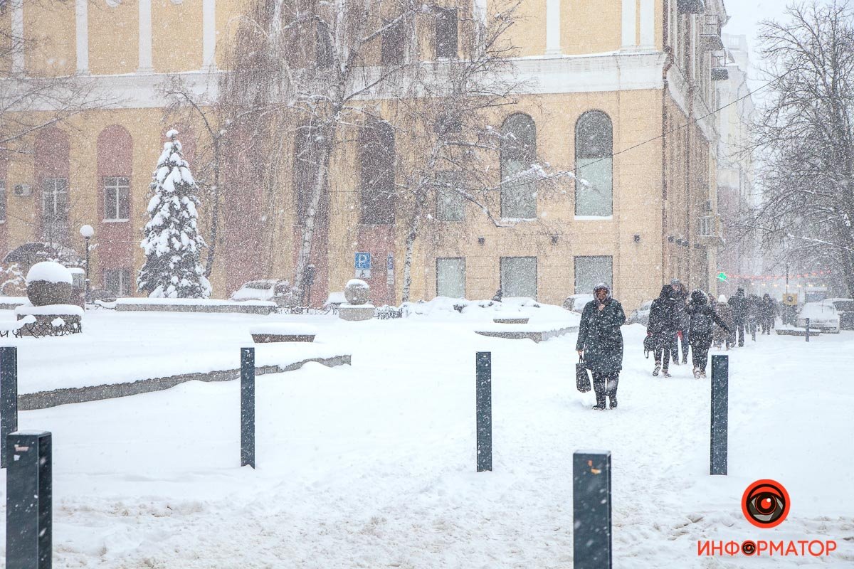 Фото красивого снегопада в Днепре: как зарядиться праздничным настроением 36