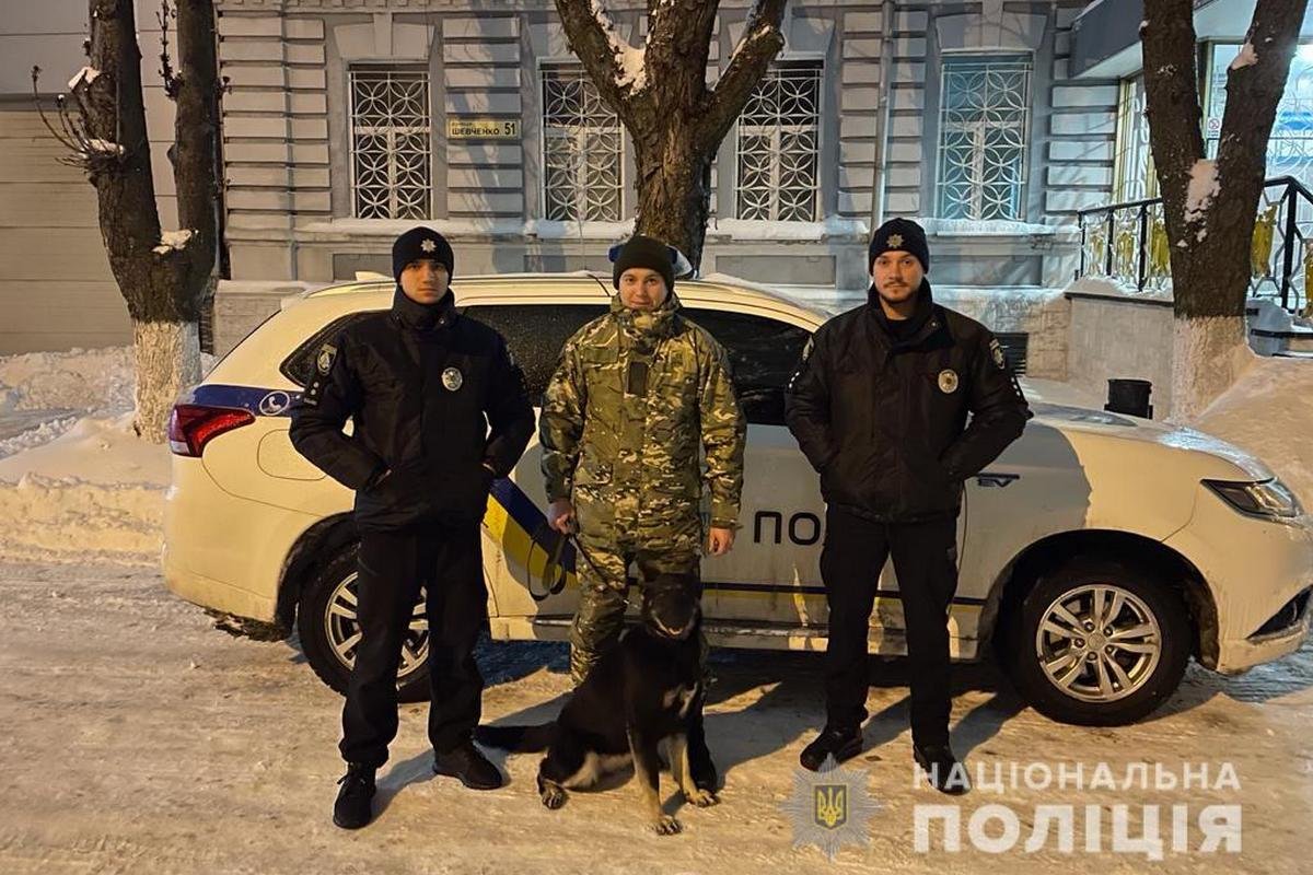 Полицейские, которые нашли потерявшихся в лесу Полицейские, которые нашли потерявшихся в лесу