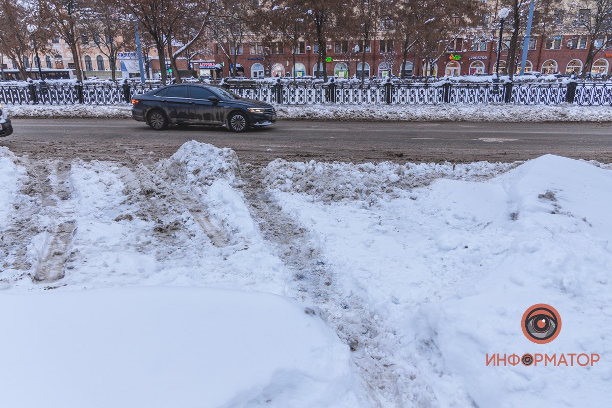 Расчистили ли платные парковки в Днепре после снежной бури 14