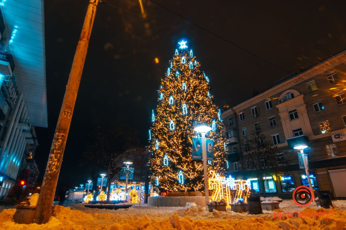 Глаза разбегаются в стороны от количества света 