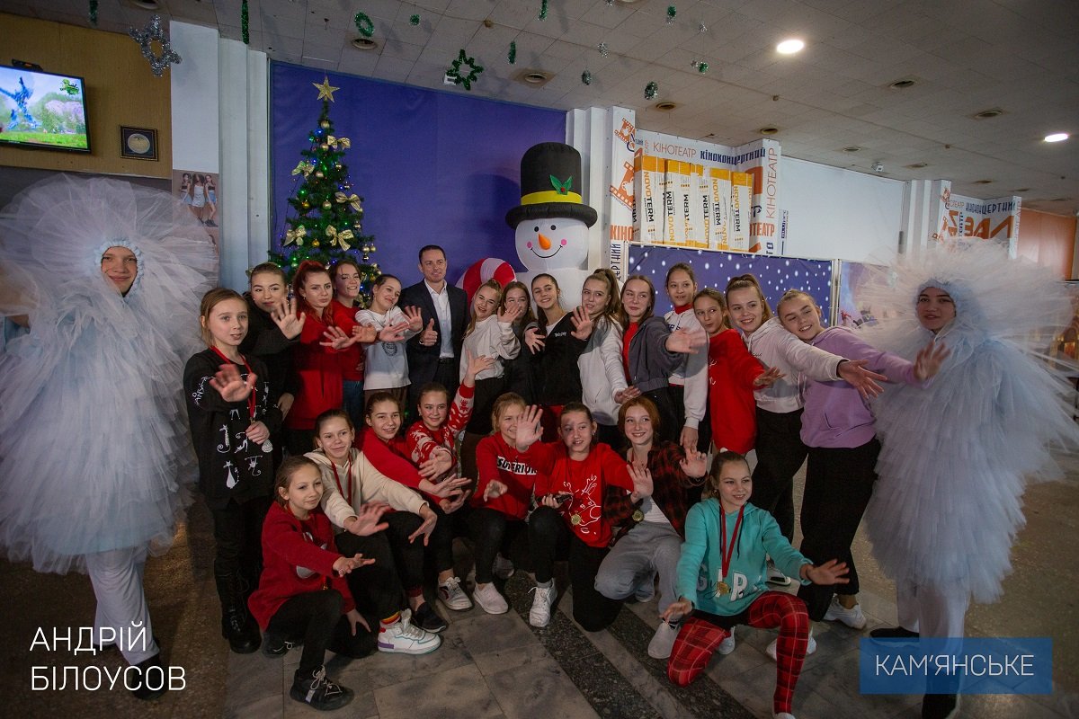 В Каменском капитально отремонтировали киноконцертный зал "Мир" 1