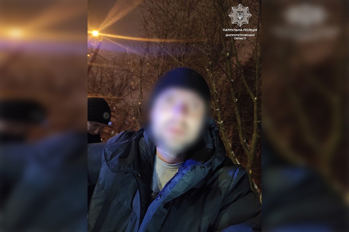 На проспекте Богдана Хмельницкого пьяный мужчина стрелял по машинам