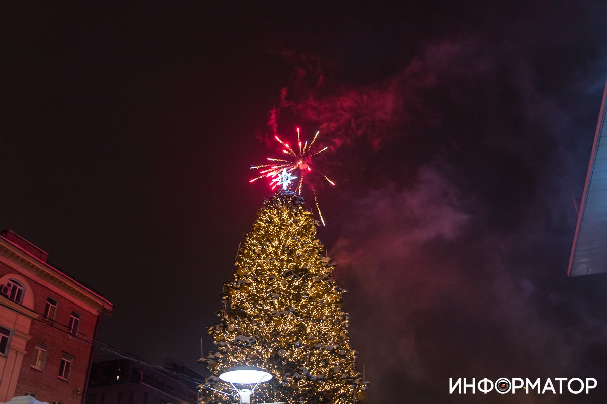 Ночь, улица, фонарь, салют Ночь, улица, фонарь, салют