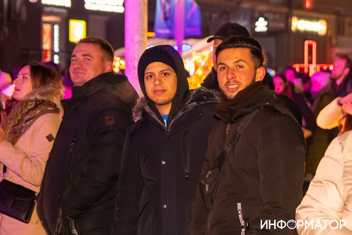 Глаза сияют, праздник пришел 