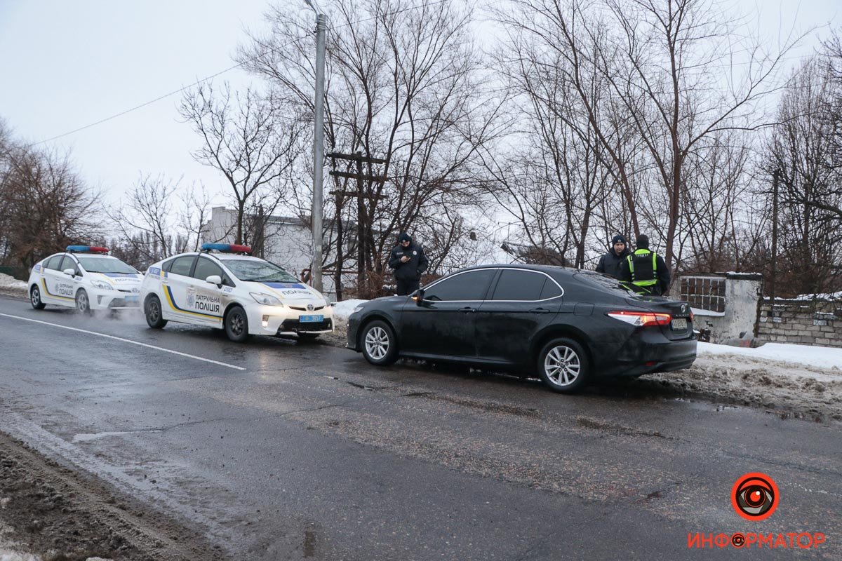 В Подгородном полиция задержала пьяного мужчину за рулем Toyota