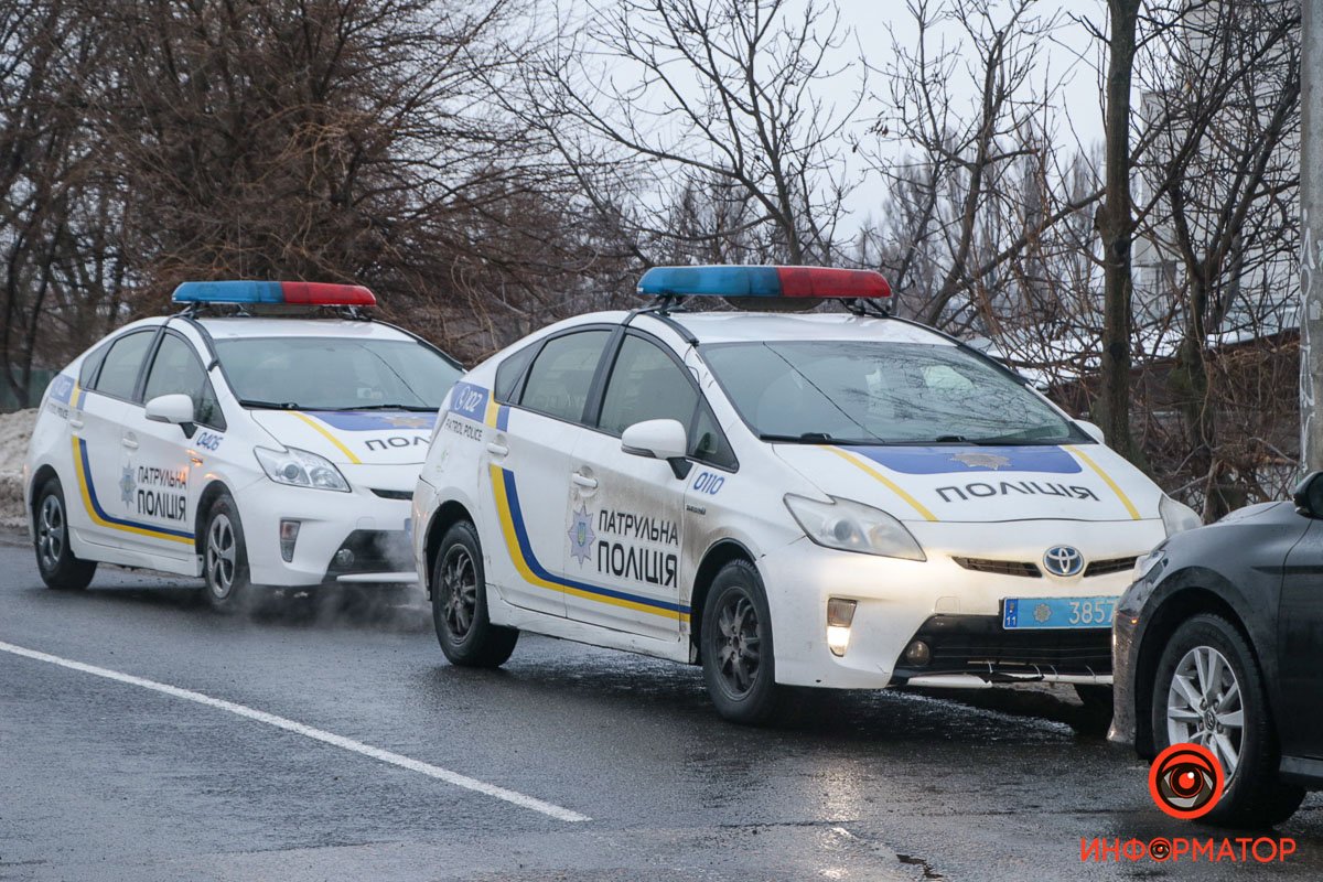 Мужчина ударил полицейского