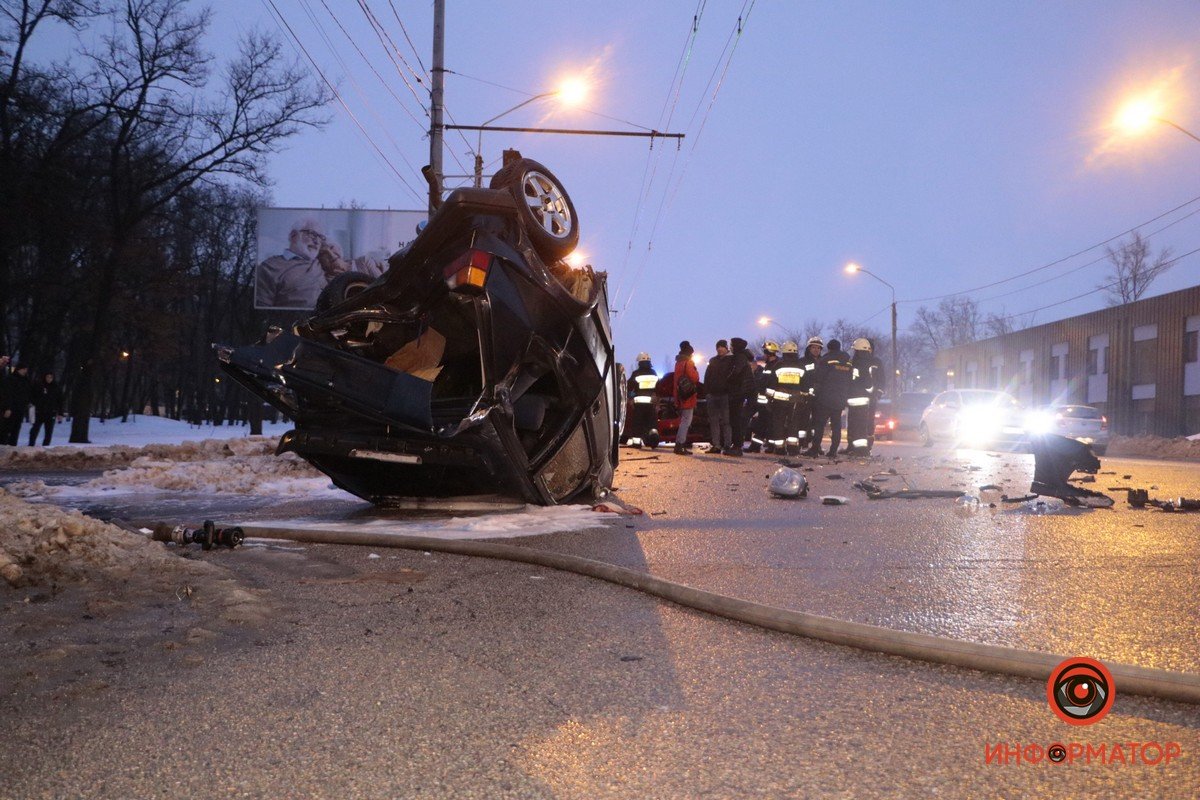 На Запорожском шоссе ДТП с четырьмя автомобилями