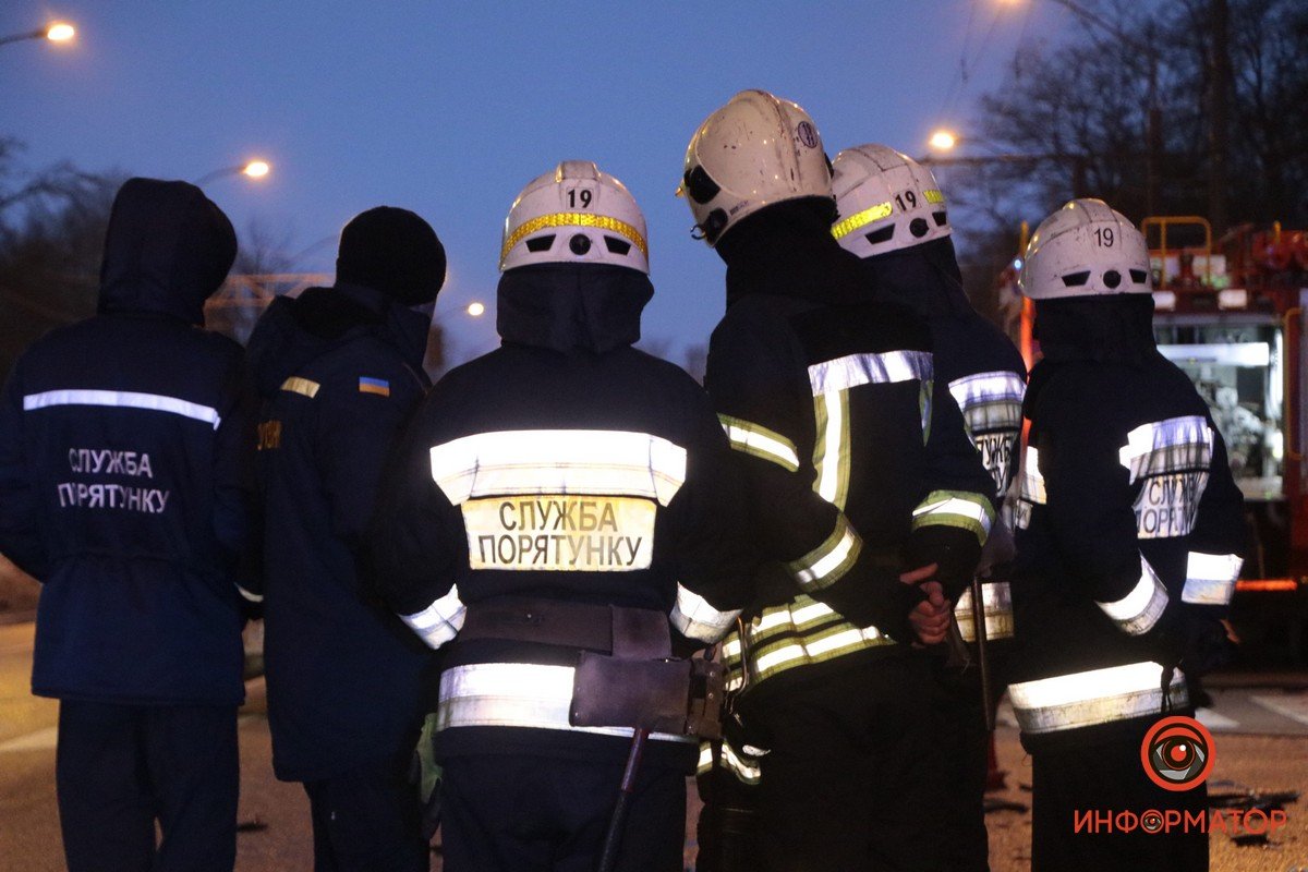 На месте работают сотрудники ГСЧС