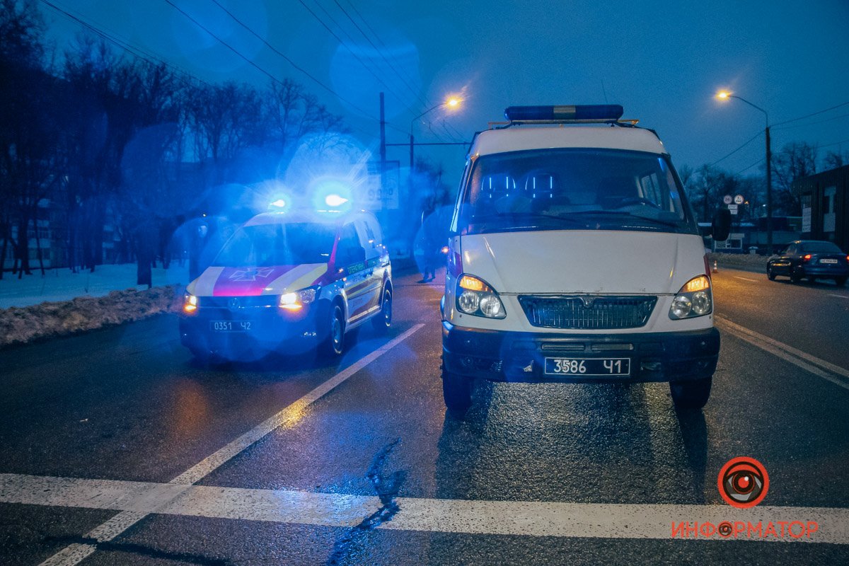 Служебные машины на месте происшествия