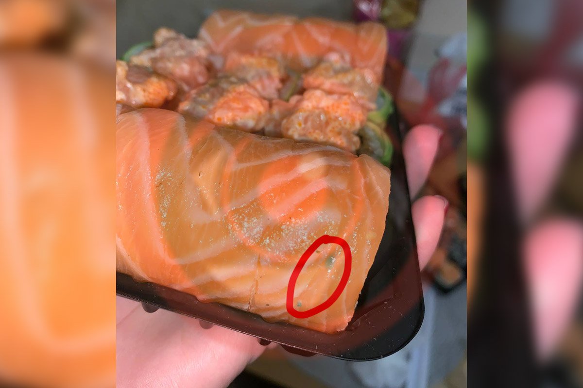 Девушке из Днепра доставили суши с протухшей рыбой и отказывались возвращать деньги 3