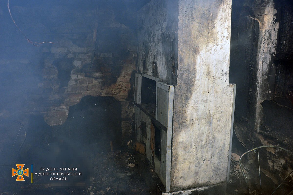 Огонь распространился на площадь в 60 квадратных метров