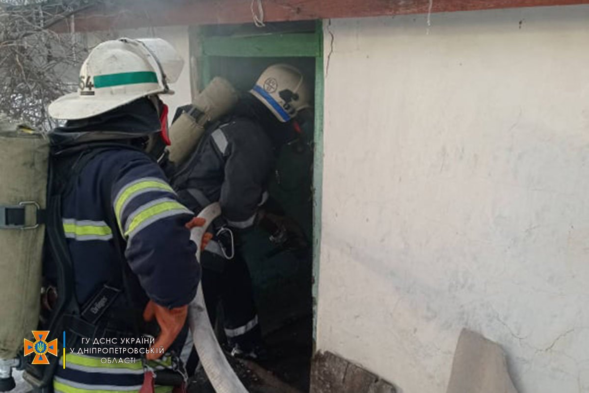 В Днепропетровской области горел частный дом: погибла женщина 1