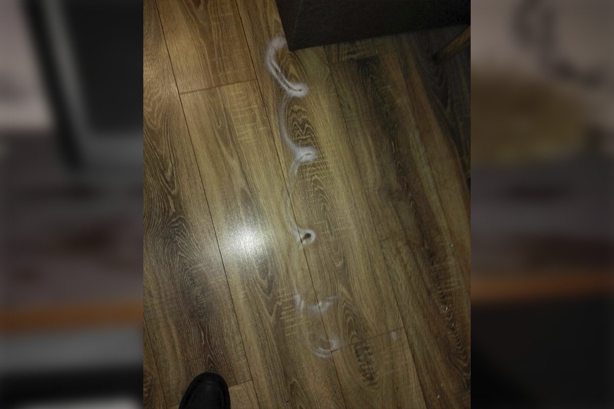 В Марганце фейерверк залетел в окно квартиры 4