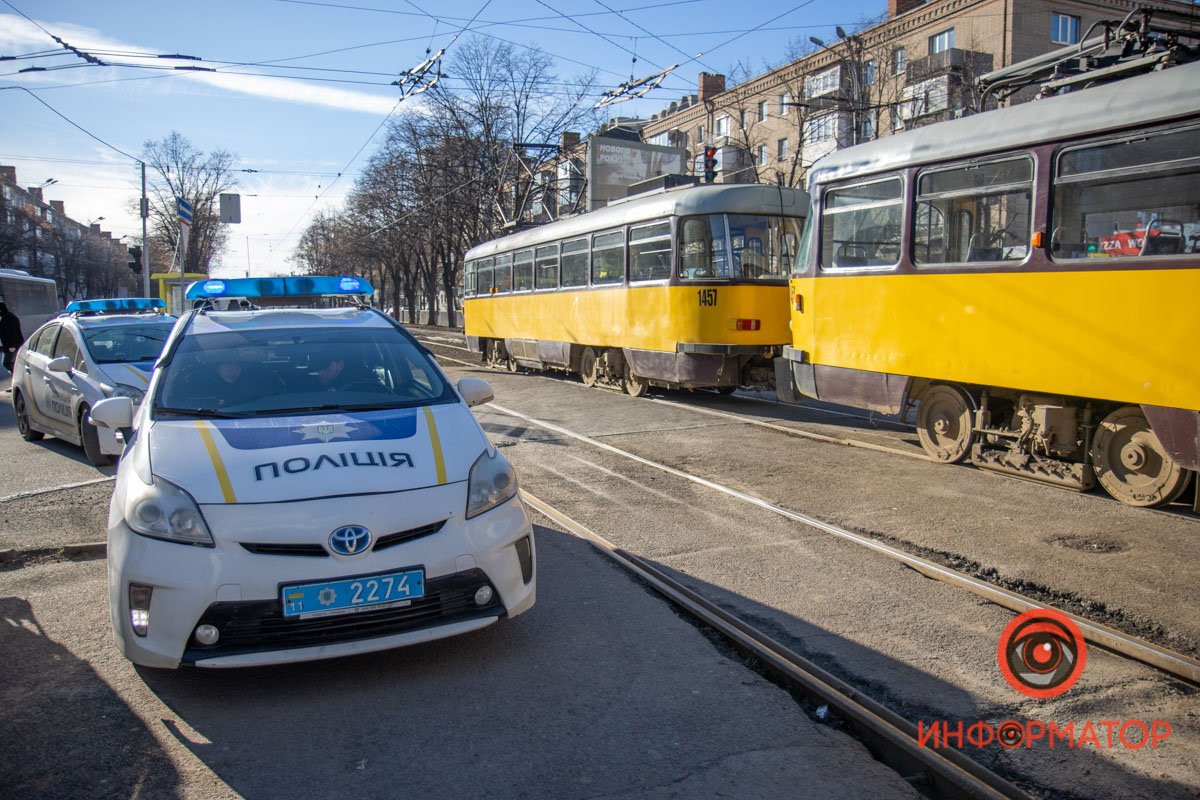 В Днепре на Каверина трамвай сбил 84-летнюю женщину 2