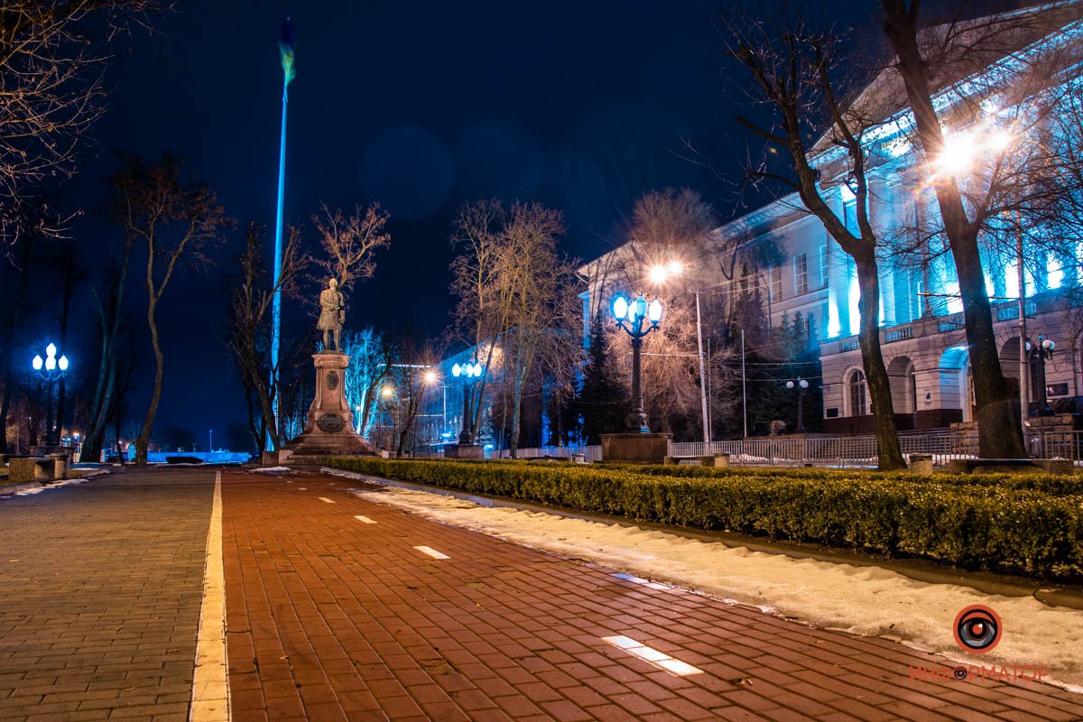 Запах знаний даже ночью Запах знаний даже ночью