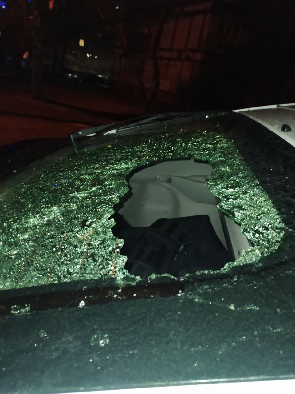 Разбитое стекло Prius