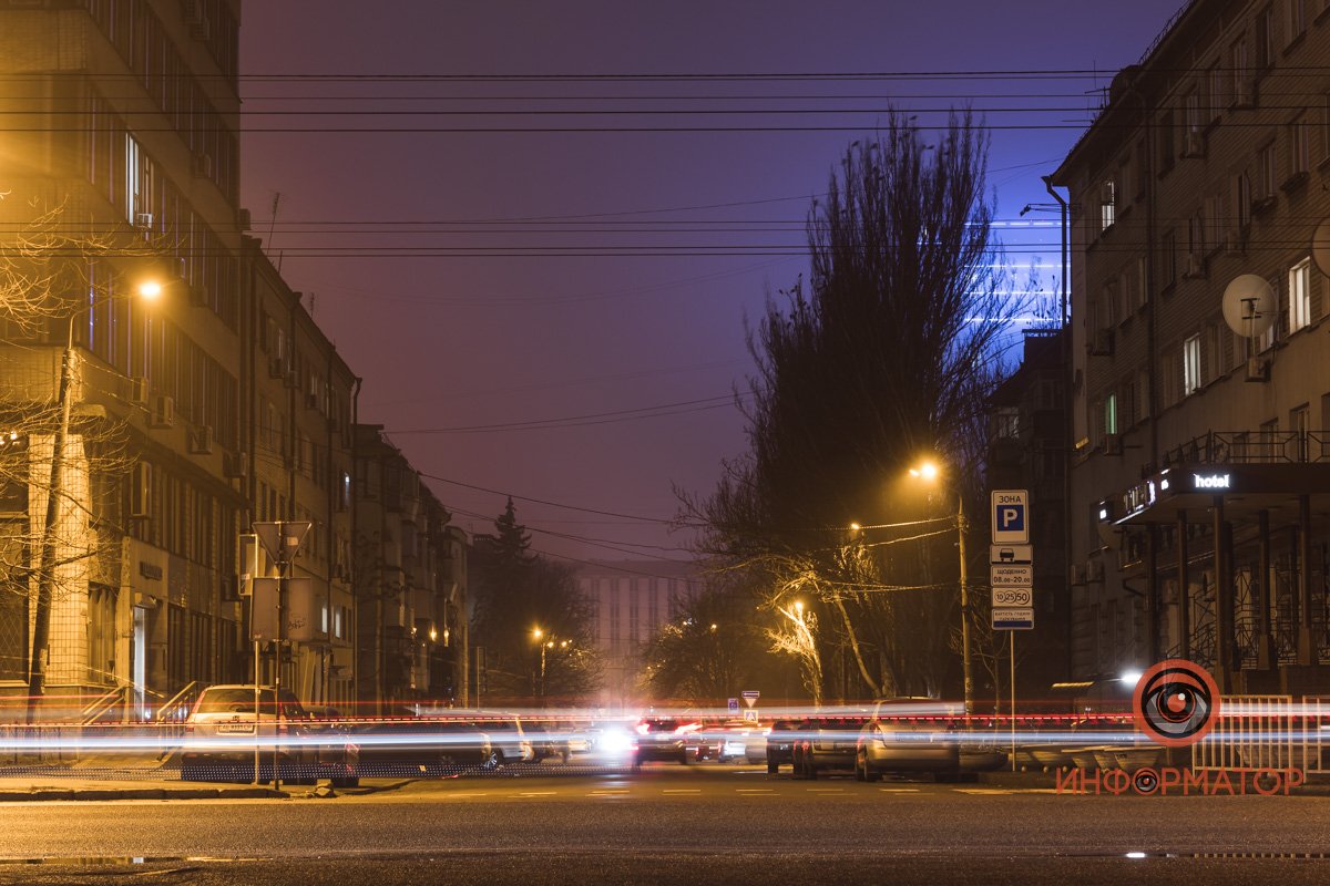 Будто лазером разрезают улицу