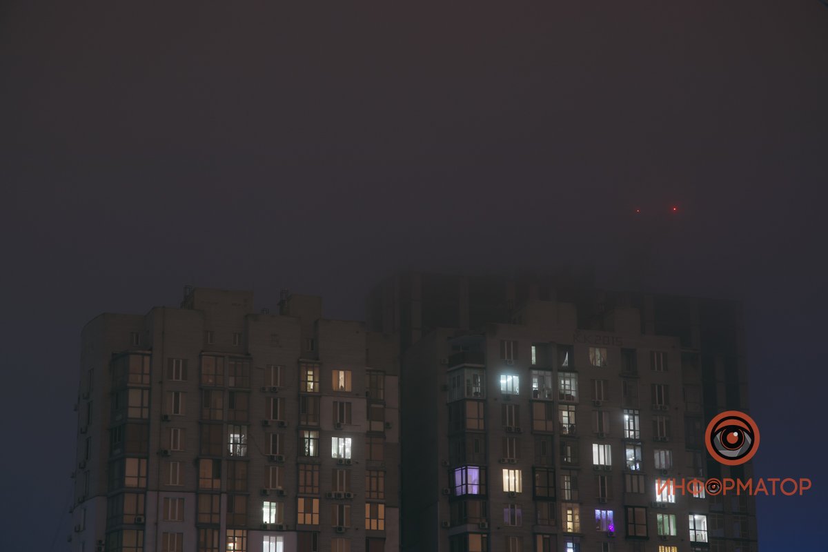 Вершин сквозь туман еле видно