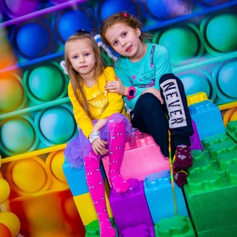 Dkids в январе приглашает на дискотеки, квесты и День рождения Деда Мороза 3