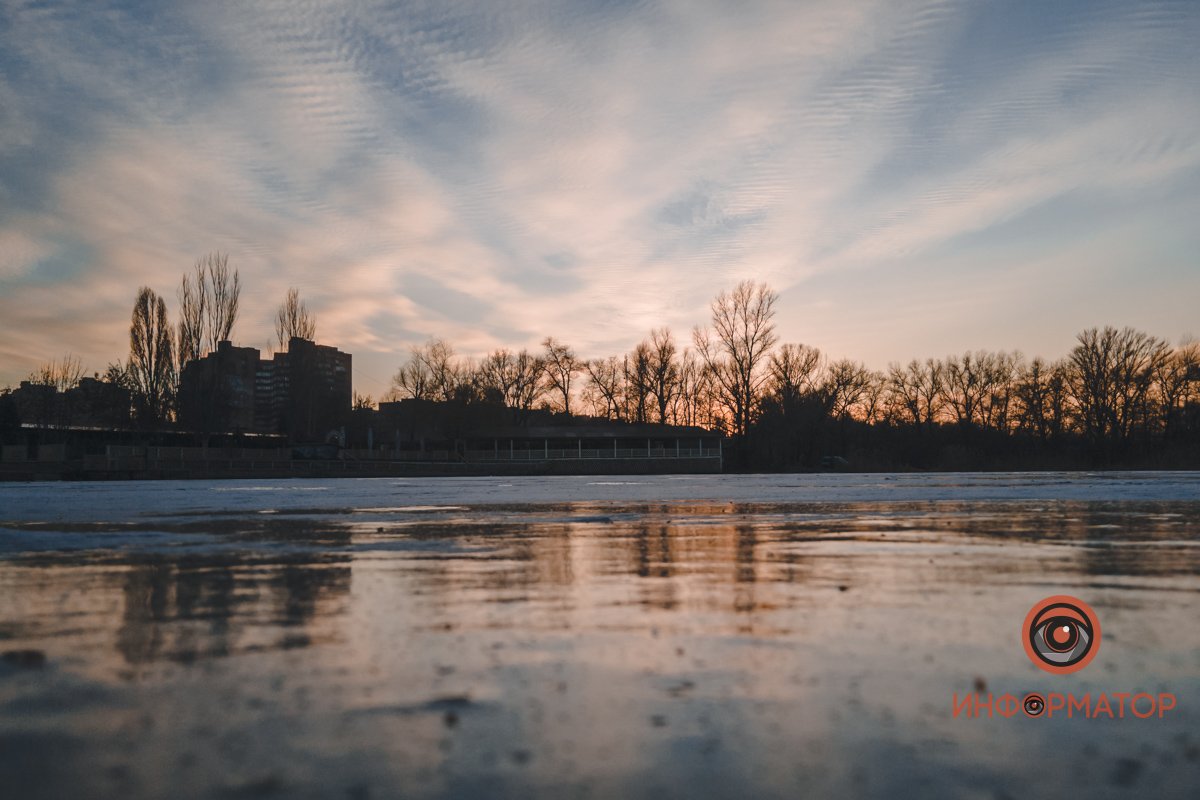 Над окованной льдом 