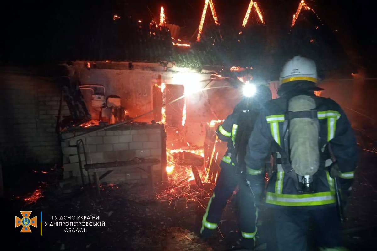 15 января в селе Карабиновка Павлоградского района случился пожар 15 января в селе Карабиновка Павлоградского района случился пожар
