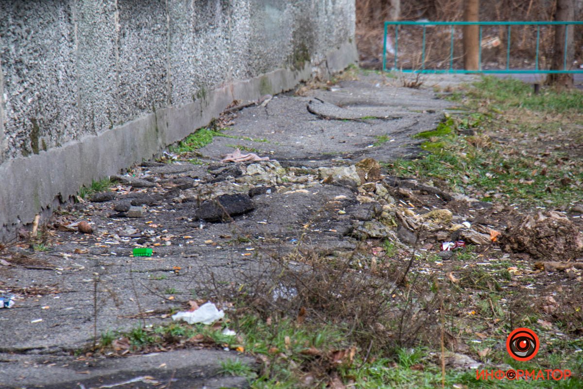 На стенах - мох На стенах - мох