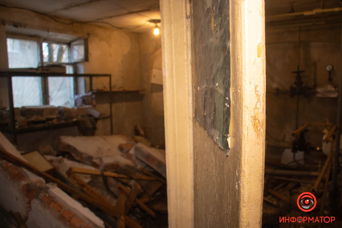 Повредил коммуникации Повредил коммуникации