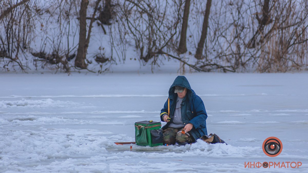 Как рыбачить в условиях тонкого льда: советы спасателей