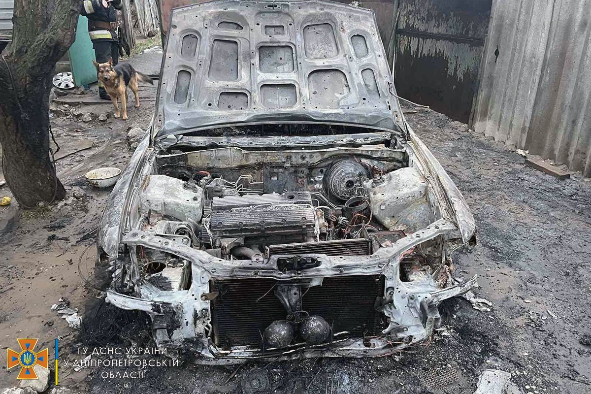 Мужчина пытался сам потушить пожар и получил ожог I степени правой голени