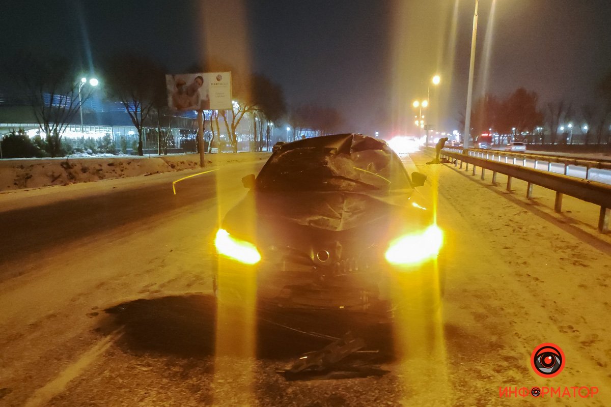 На выезде из Днепра возле "Эпицентра" Skoda насмерть сбила мужчину: ему оторвало ногу 5