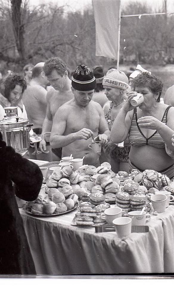 Чай, булочки и пряники