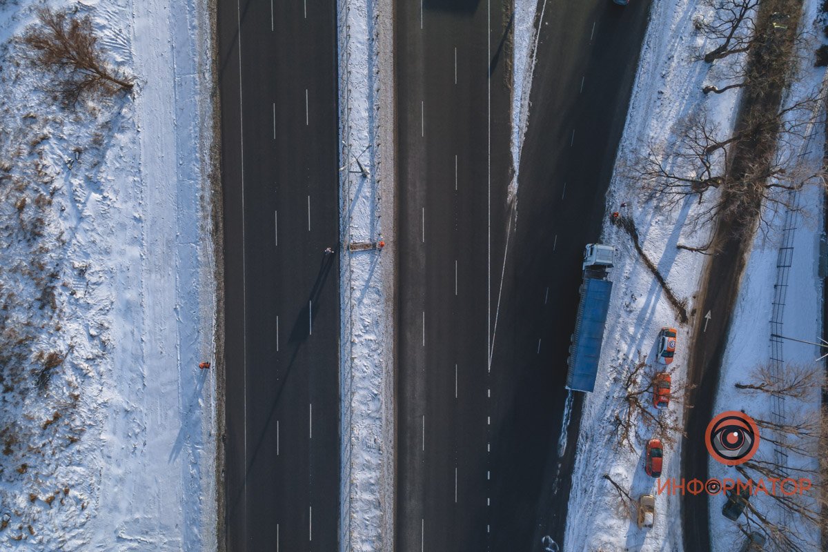 Приходится перебегать 8 полос 
