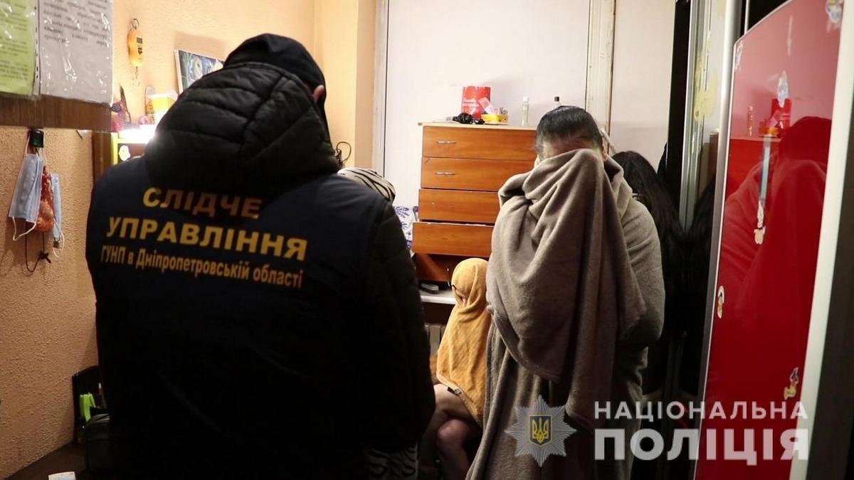 Житель Днепра организовал сеть борделей по всей Украине