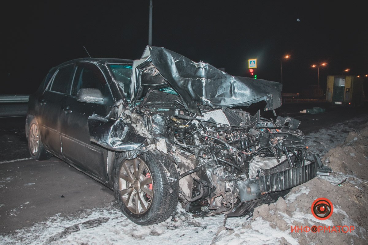 В Подгородном Mazda столкнулась со Sprinter