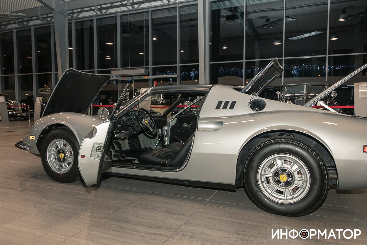 В музее Old Cars Gallery