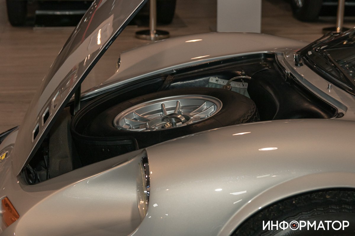 "Запаска" под капотом