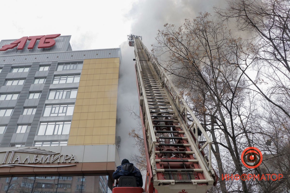 Причиной возгорания могла стать вытяжная система ресторана