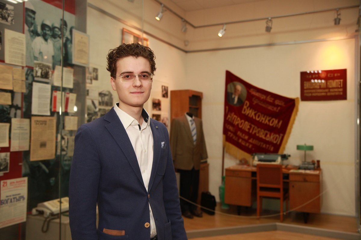 Студенты Школы молодого политика «ЗА_ЖИгай» побывали в облсовете и музее истории развития самоуправления Днепропетровщины 4