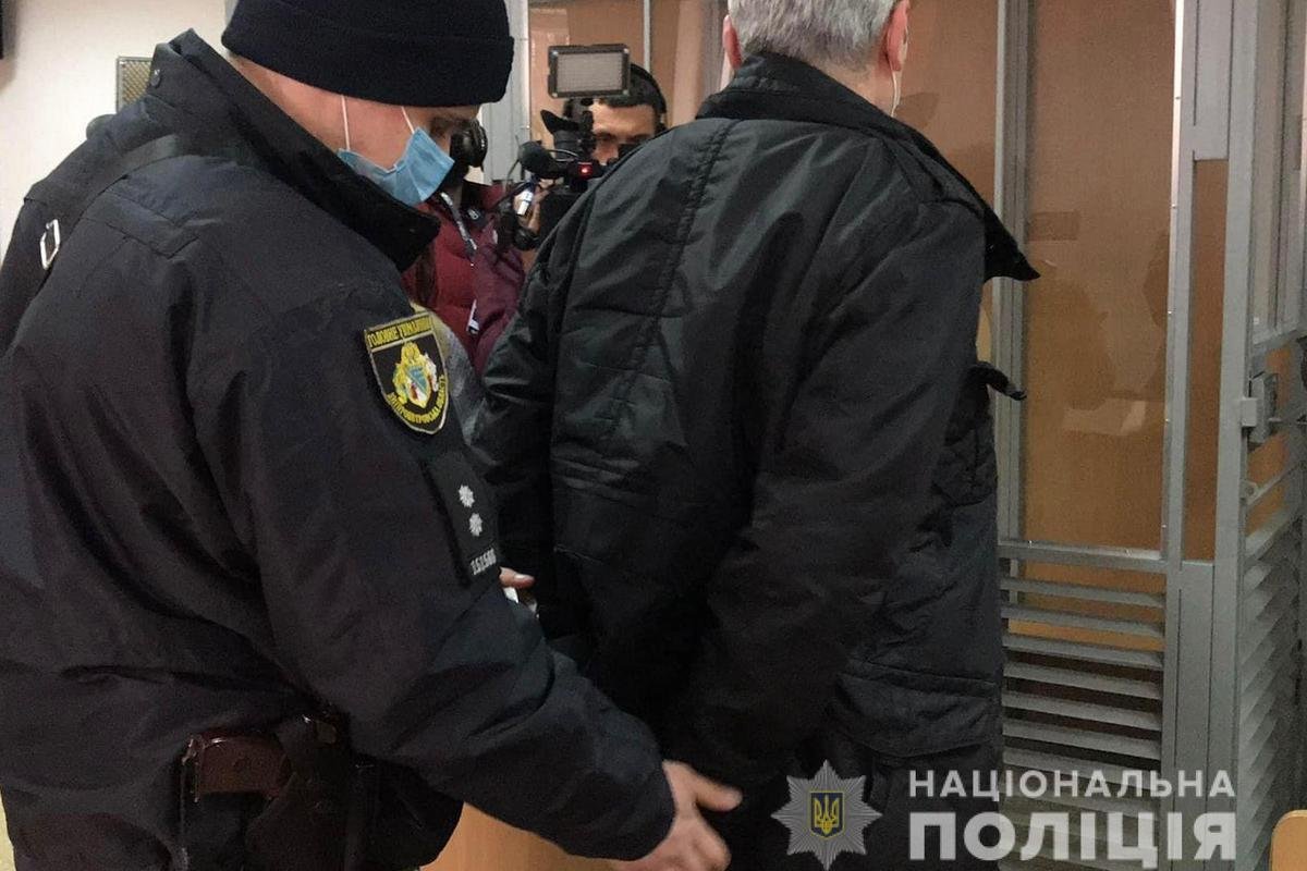 Правоохранители собрали неоспоримые доказательства, что это сделали приемные родители девочки, и направили обвинительный акт в суд Правоохранители собрали неоспоримые доказательства, что это сделали приемные родители девочки, и направили обвинительный акт в суд