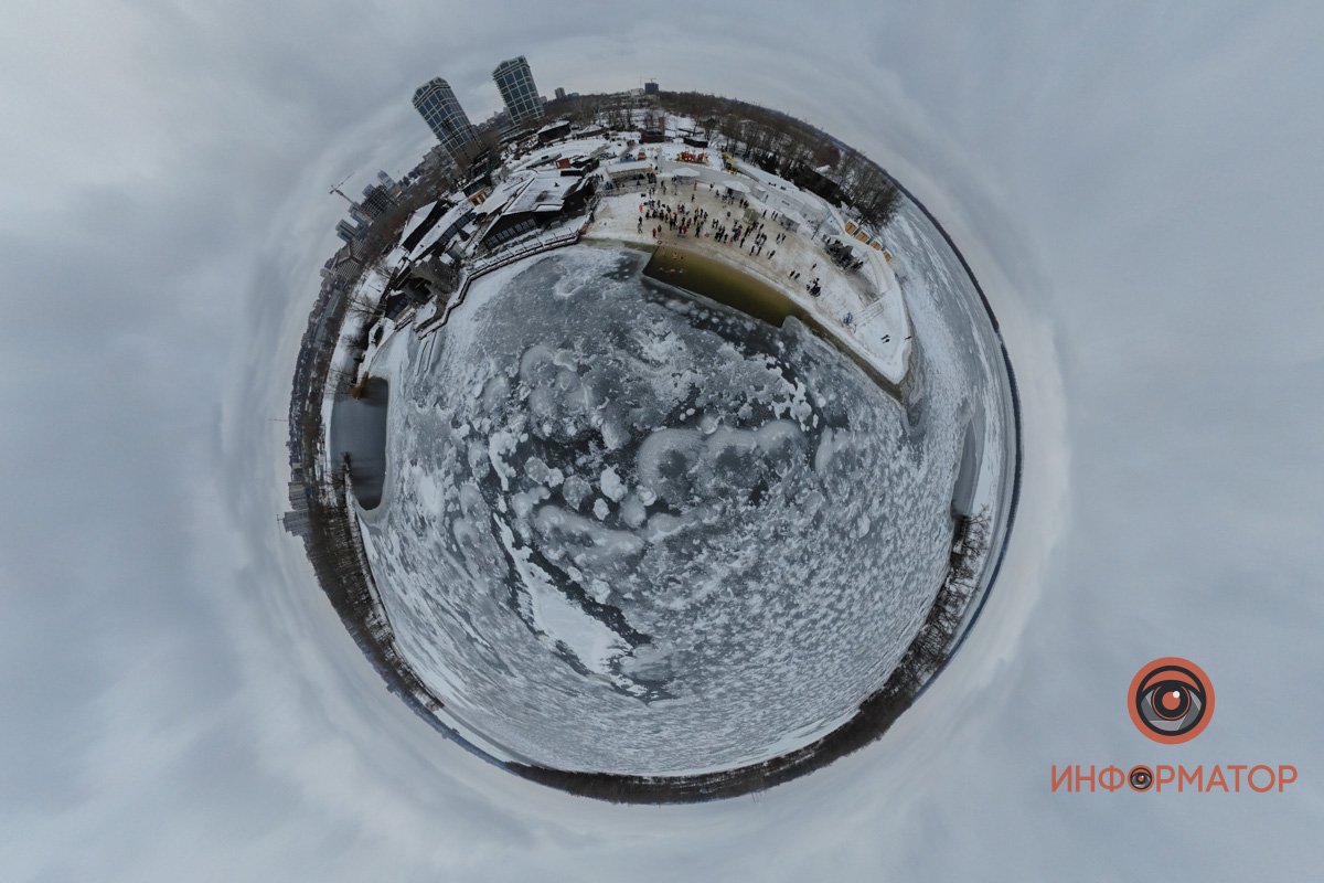 На Крещение тут было многолюдно На Крещение тут было многолюдно