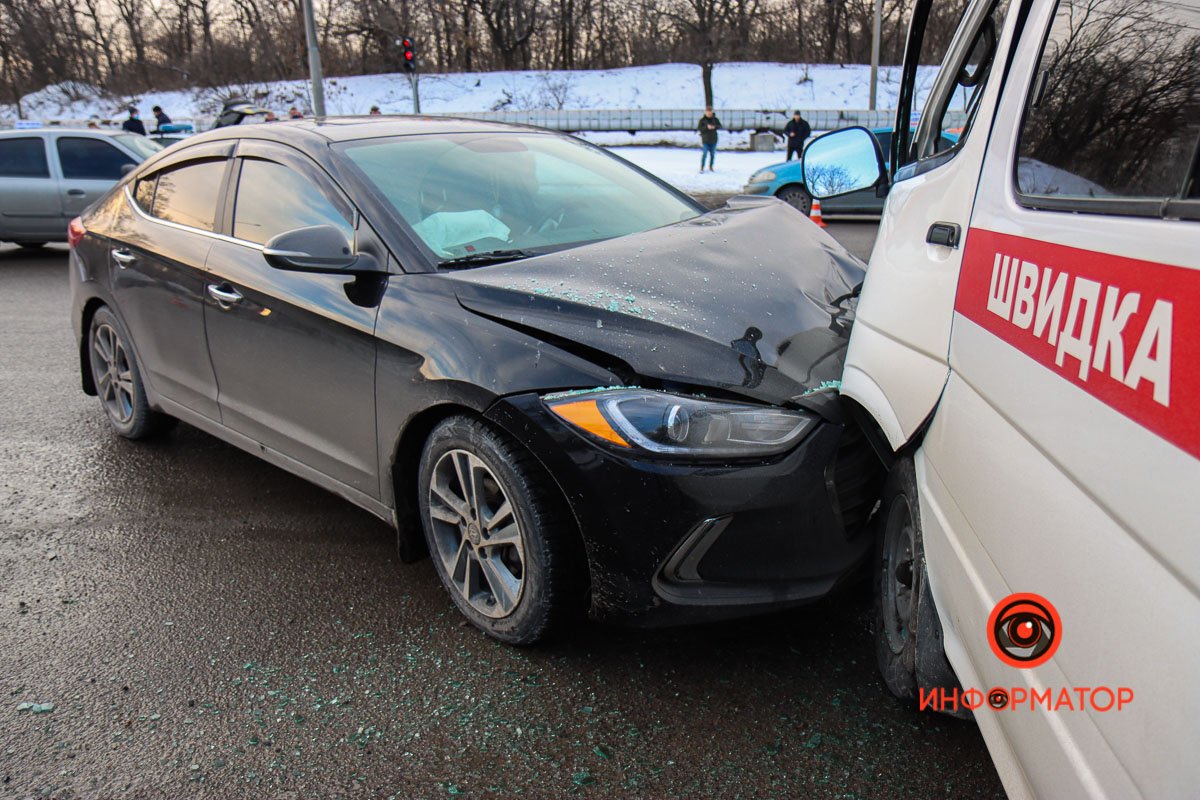 Пострадали двое человек, которые сидели в Geely Пострадали двое человек, которые сидели в Geely