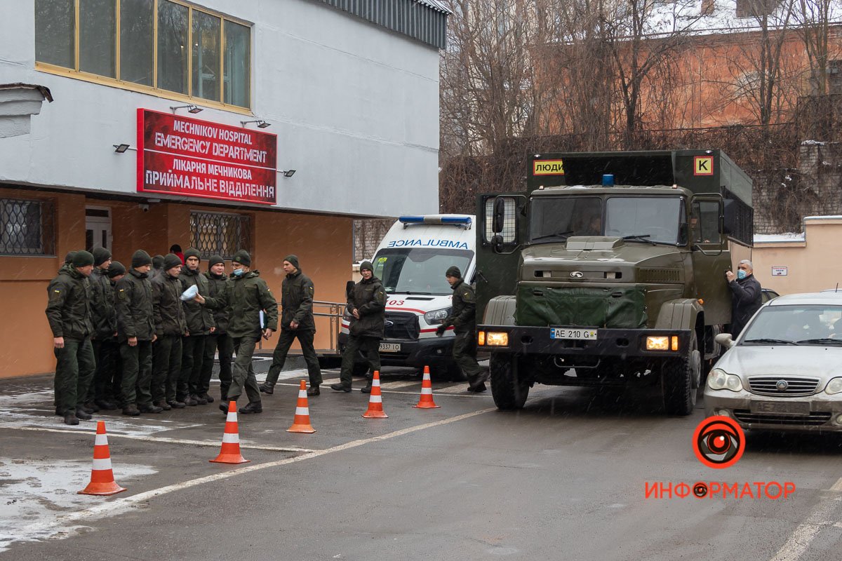К месту сдачи крови прибыли 50 нацгвардейцев  К месту сдачи крови прибыли 50 нацгвардейцев