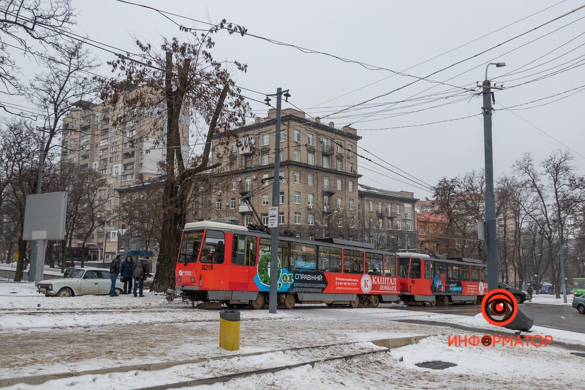 Её доставили в больницу имени Мечникова Её доставили в больницу имени Мечникова