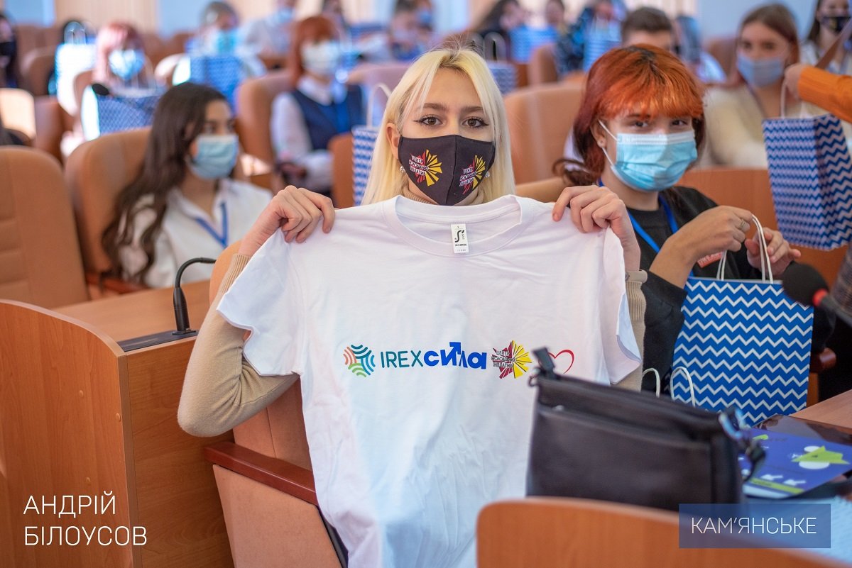 Мэр Каменского поздравил участников молодежного форума "Твоя СИЛА – єднати громаду!" 3