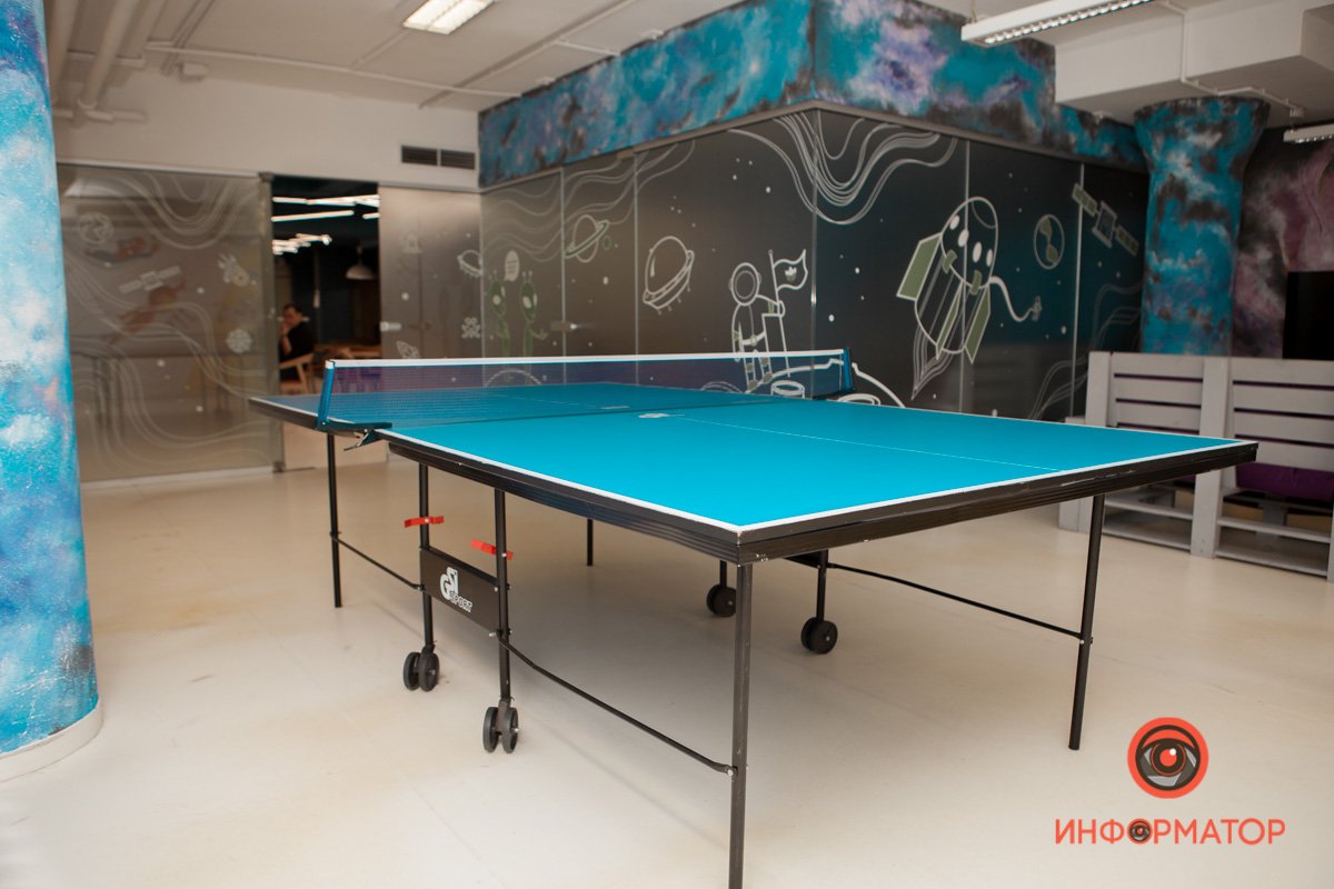 И теннисный стол