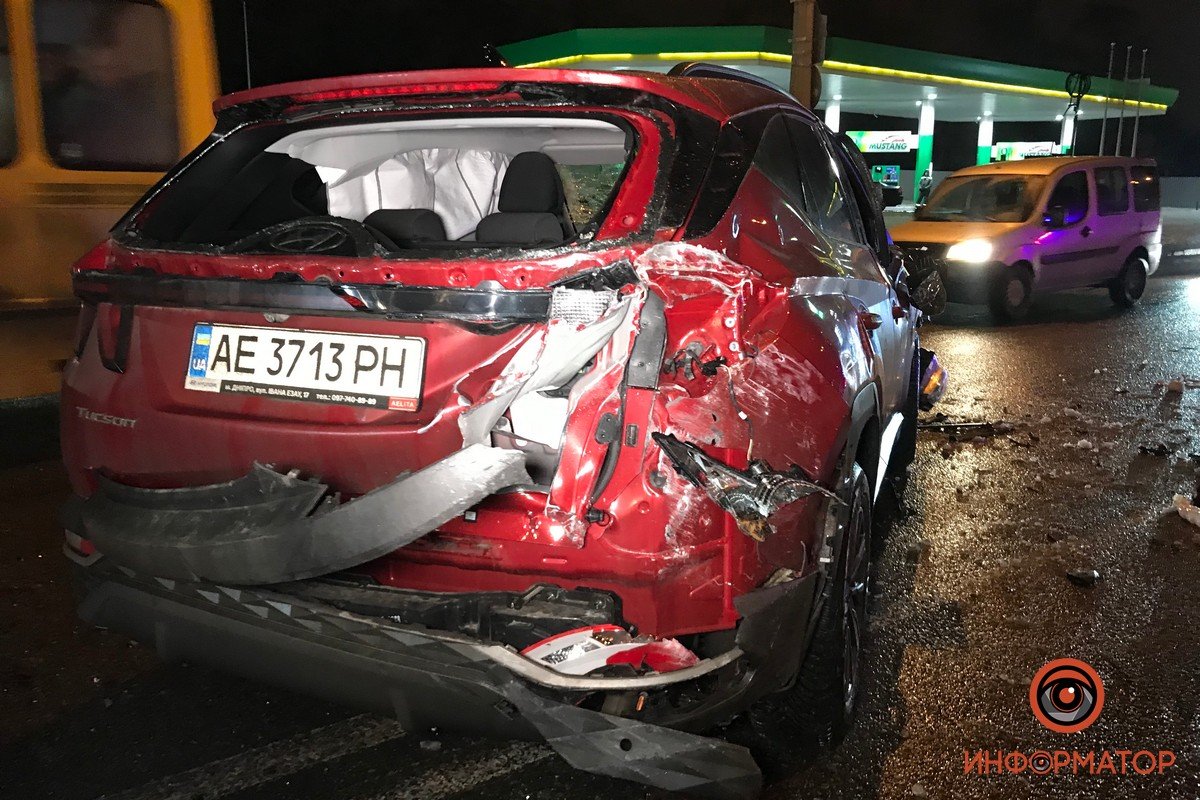 По информации от полиции, машина двигалась на большой скорости 