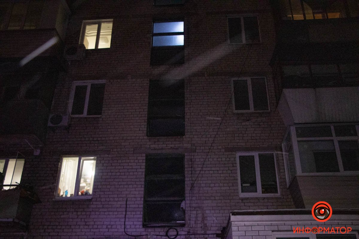 Подъезд пока в дыму Подъезд пока в дыму