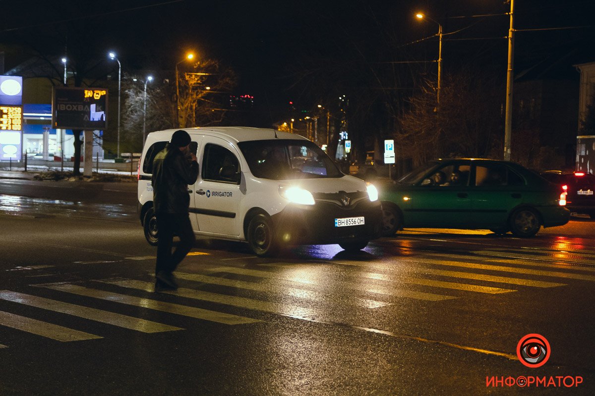 Это случилось возле пешеходного перехода Это случилось возле пешеходного перехода