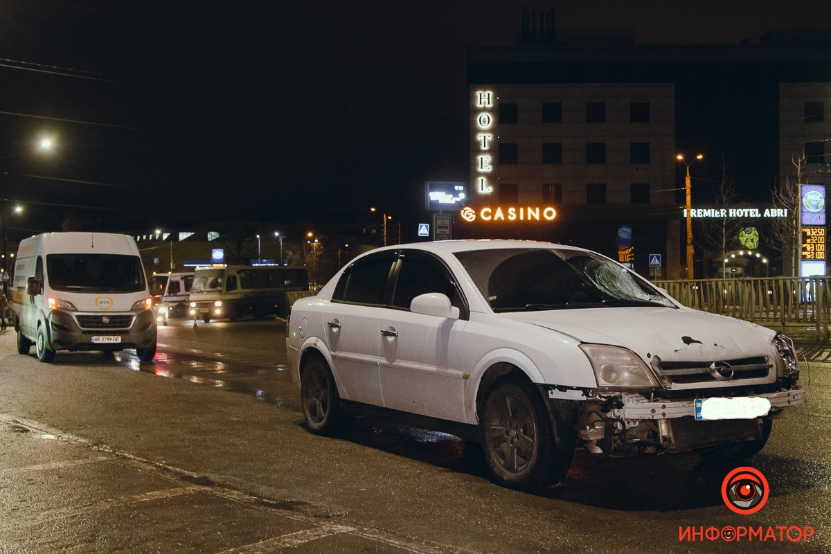 Пострадавшую забрала скорая помощь в больницу Мечникова Пострадавшую забрала скорая помощь в больницу Мечникова