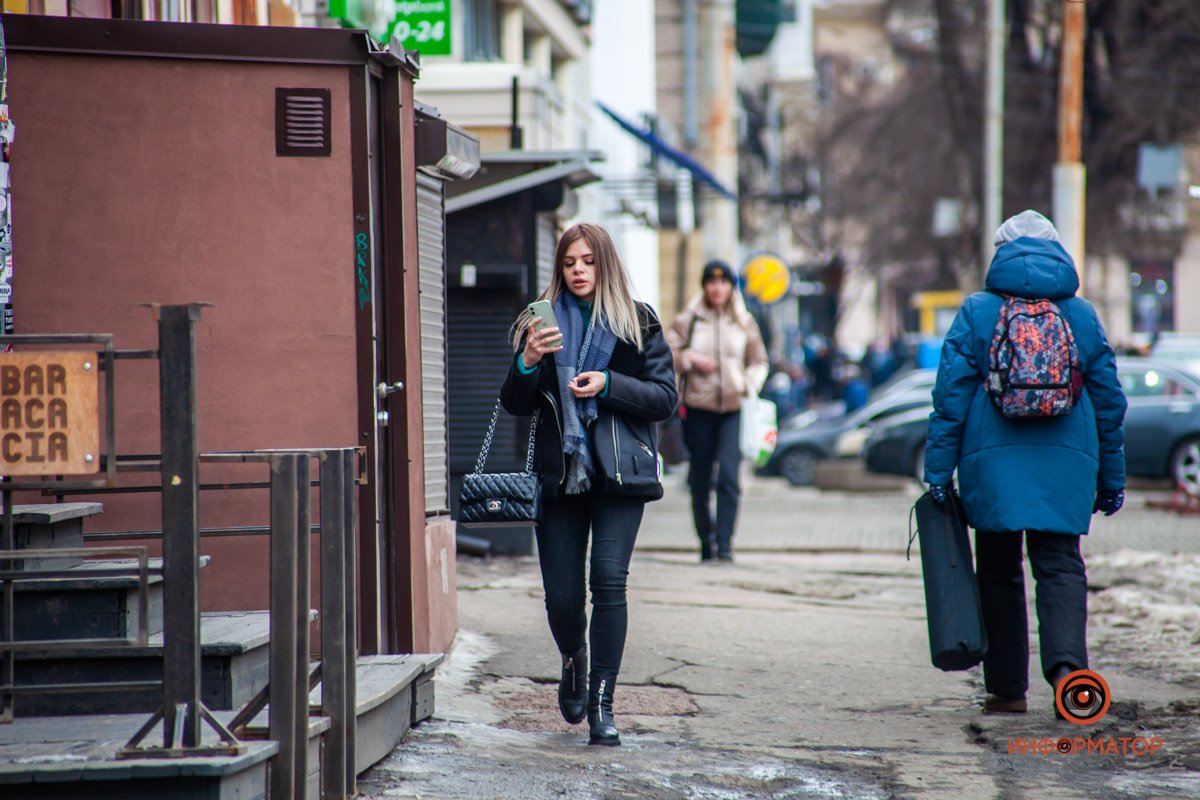 Надо сторис запостить